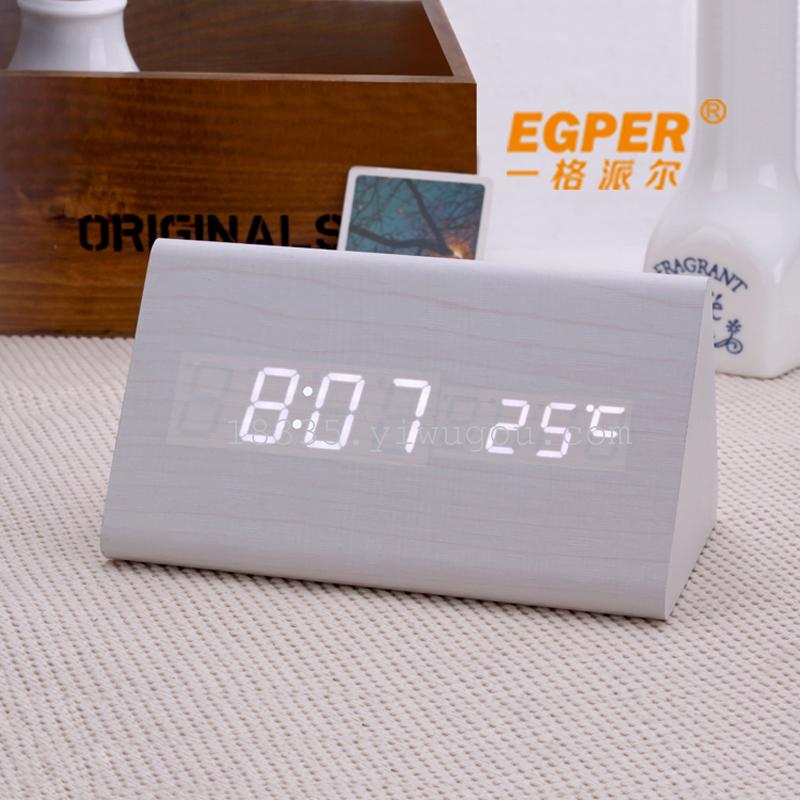 LED木头钟 时尚创意闹钟 温度时钟电子钟 静音座钟声控木钟