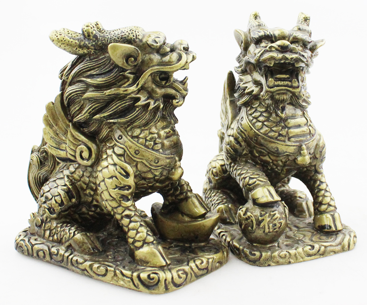 The ten-yuan store offers a new series of resin handicrafts and imitation copper ornaments, including imitation copper qilins details Picture