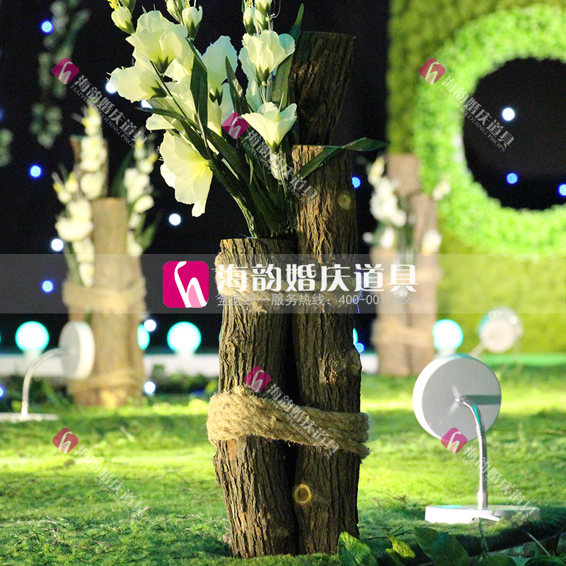 Creative stage decoration for Haiyun wedding props, forest-themed bound wooden stakes, and road guides