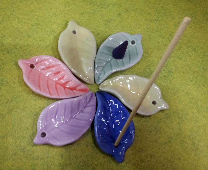 518 精致彩色枫叶陶瓷香座产品图