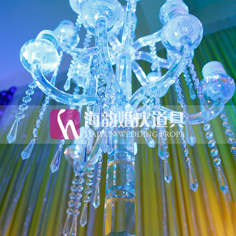 Wholesale of new wedding candlestick props, wedding decoration creative crystal candlesticks, 13-head candlesticks Application Scenario