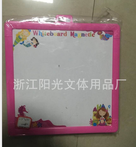 学校课桌椅实物图