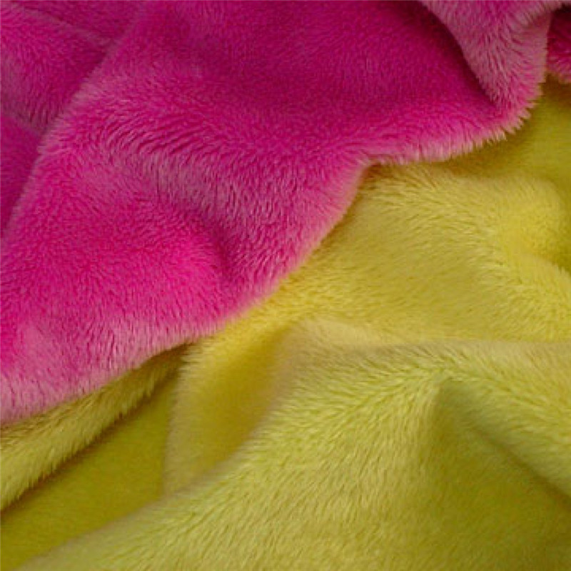 The plush fabric for short-fur clothing is extremely soft details Picture