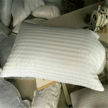 白色缎条纹拉链枕芯pp棉 布料尺寸