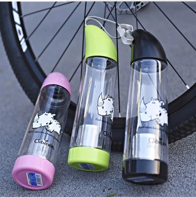 Special offer creative horn-shaped cups, office plastic portable water cups with handles, outdoor sports travel cups, anti-drop