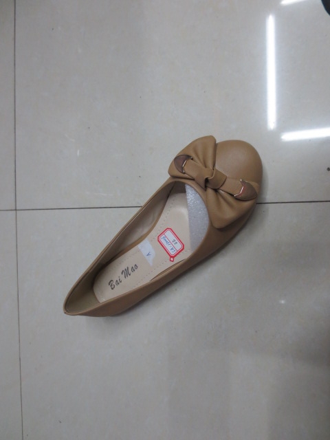 黄色蝴蝶结女款经典单鞋产品图