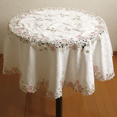 Embroidered tablecloths, table flags, throw pillows, placemats, various sizes of tablecloths, and computer-embroidered tablecloths, etc. (10612) Application Scenario
