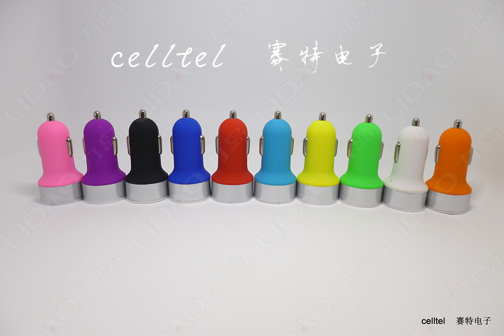 车载手机充电器实物图