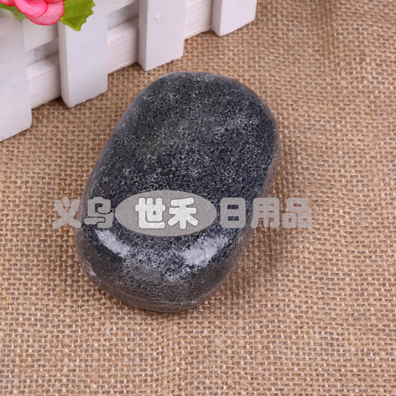 Foot scrubbing stones, pumice stones, volcanic stones and bath stones are essential for removing dead skin and calluses and rubbing your feet Application Scenario