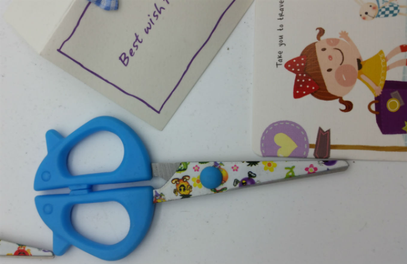 Penghao Children's color cartoon Scissors, student scissors, Safety scissors, art and paper-cutting scissors Specification image