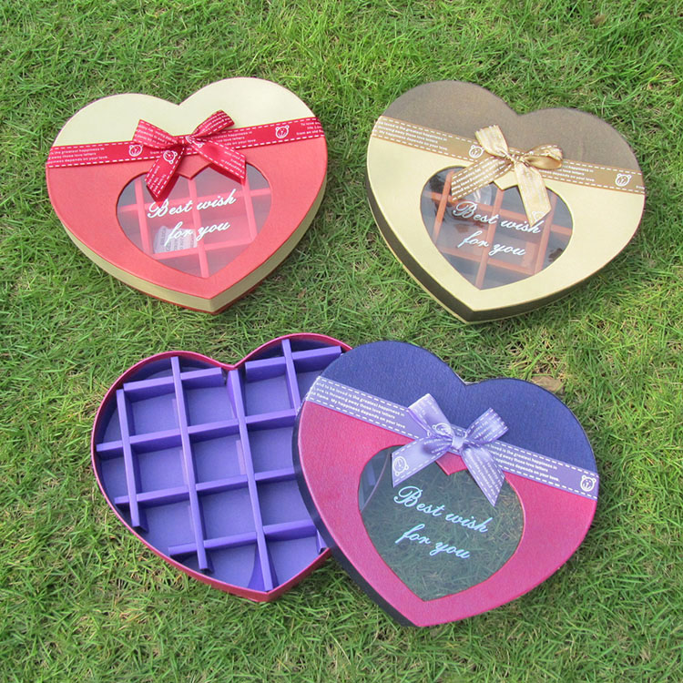 J5903爱心开窗14格巧克力包装盒糖果盒圣诞节创意礼品盒