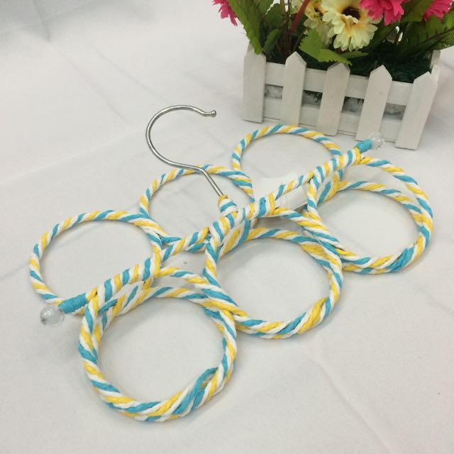 Scarf stand Creative scarf stand Rattan scarf stand 9-circle scarf stand Silk scarf stand Application Scenario