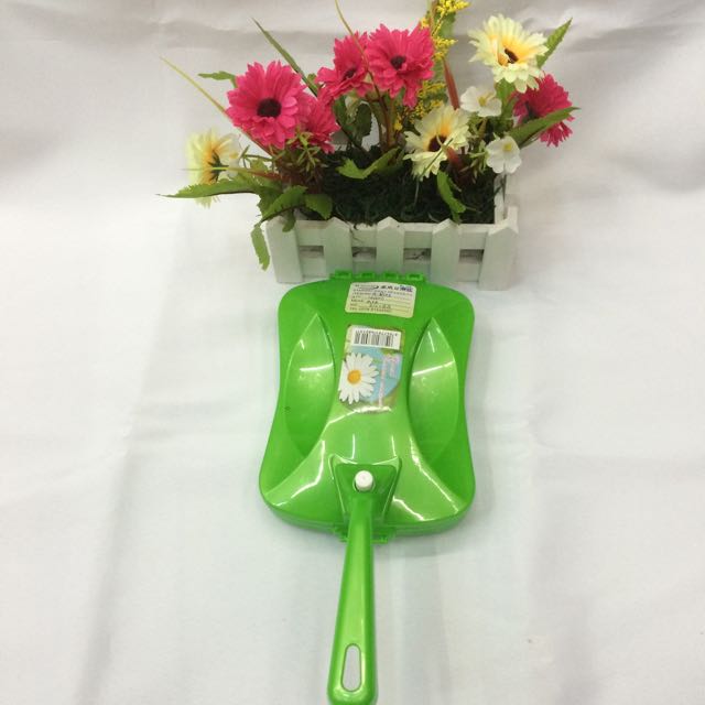 Carpet brush Gear carpet brush Plastic cleaning brush Three rows of carpet brushes