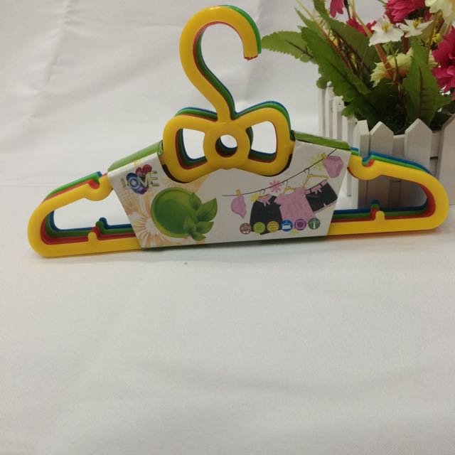Plastic children's hangers Colorful children's hangers Butterfly shape hangers thumbnail