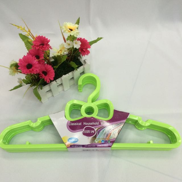 Candy color hangers Plastic hangers Butterfly hangers non-slip hangers