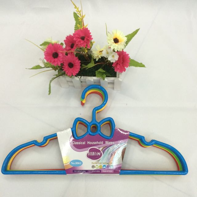 New coat hanger Plastic coat hanger non-slip coat hanger butterfly coat hanger adult coat hanger dry and wet dual use