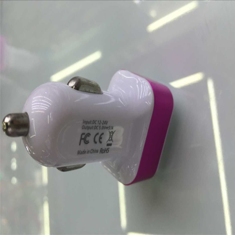车载充电器产品图