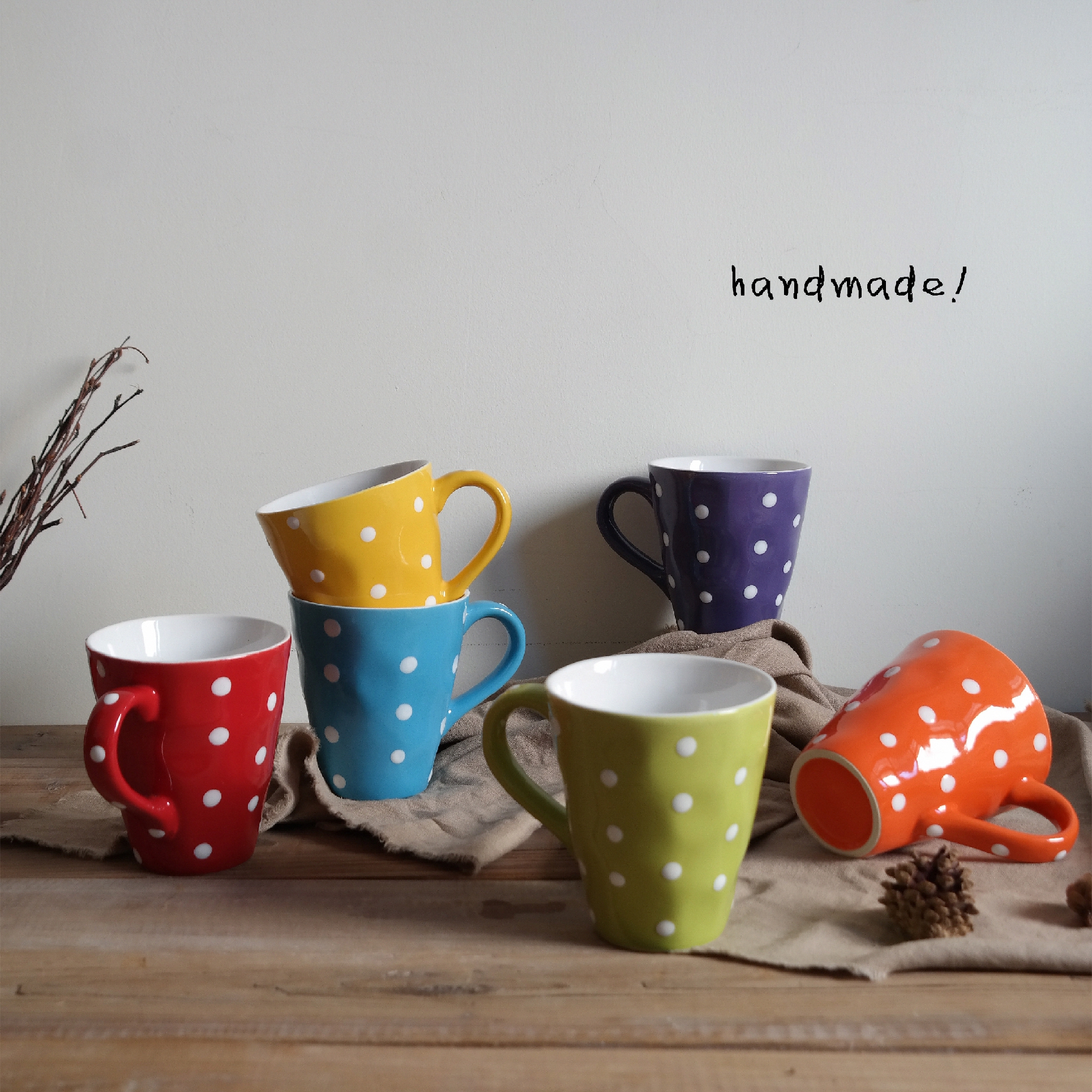 Creative, simple and three-dimensional polka dot ceramic tea cups, mugs, coffee and milk tea couple cups