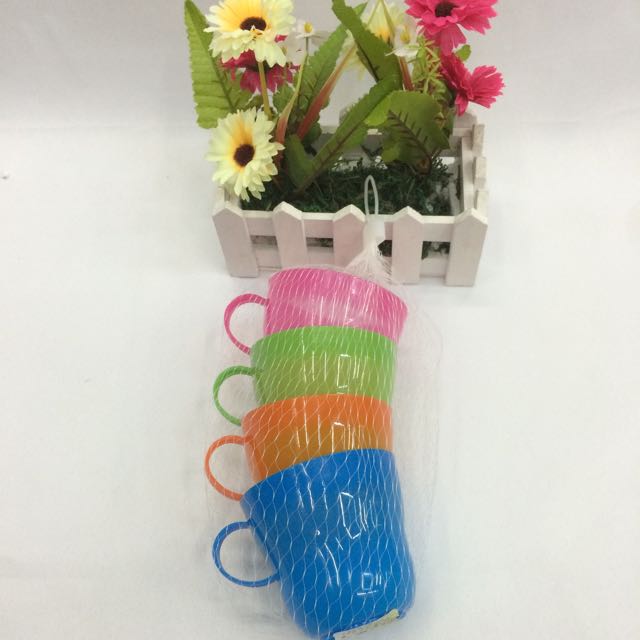 Children's plastic cups, washbasin cups, mouthwash cups, juice cups and water cups details Picture