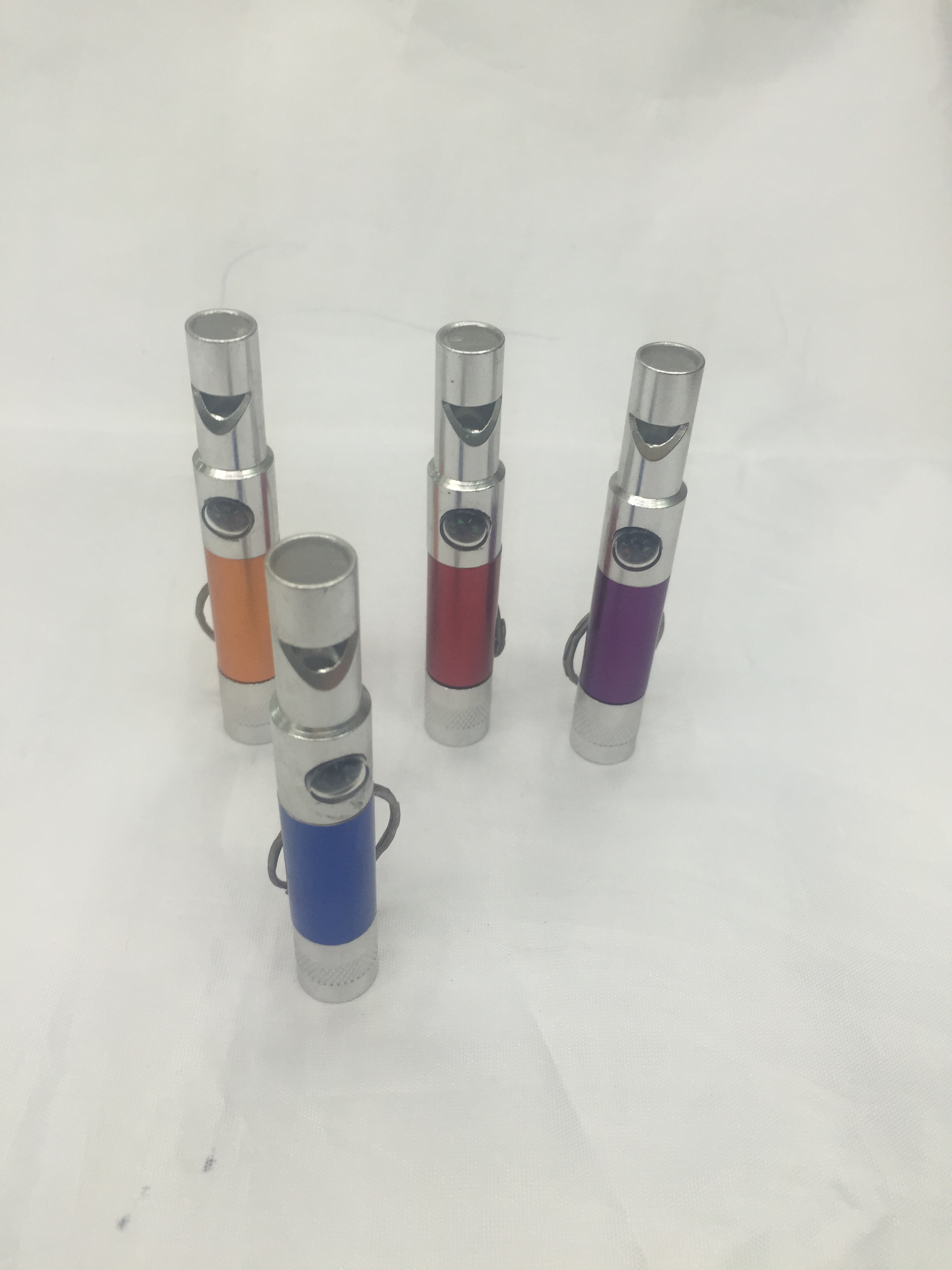 带灯口哨产品图