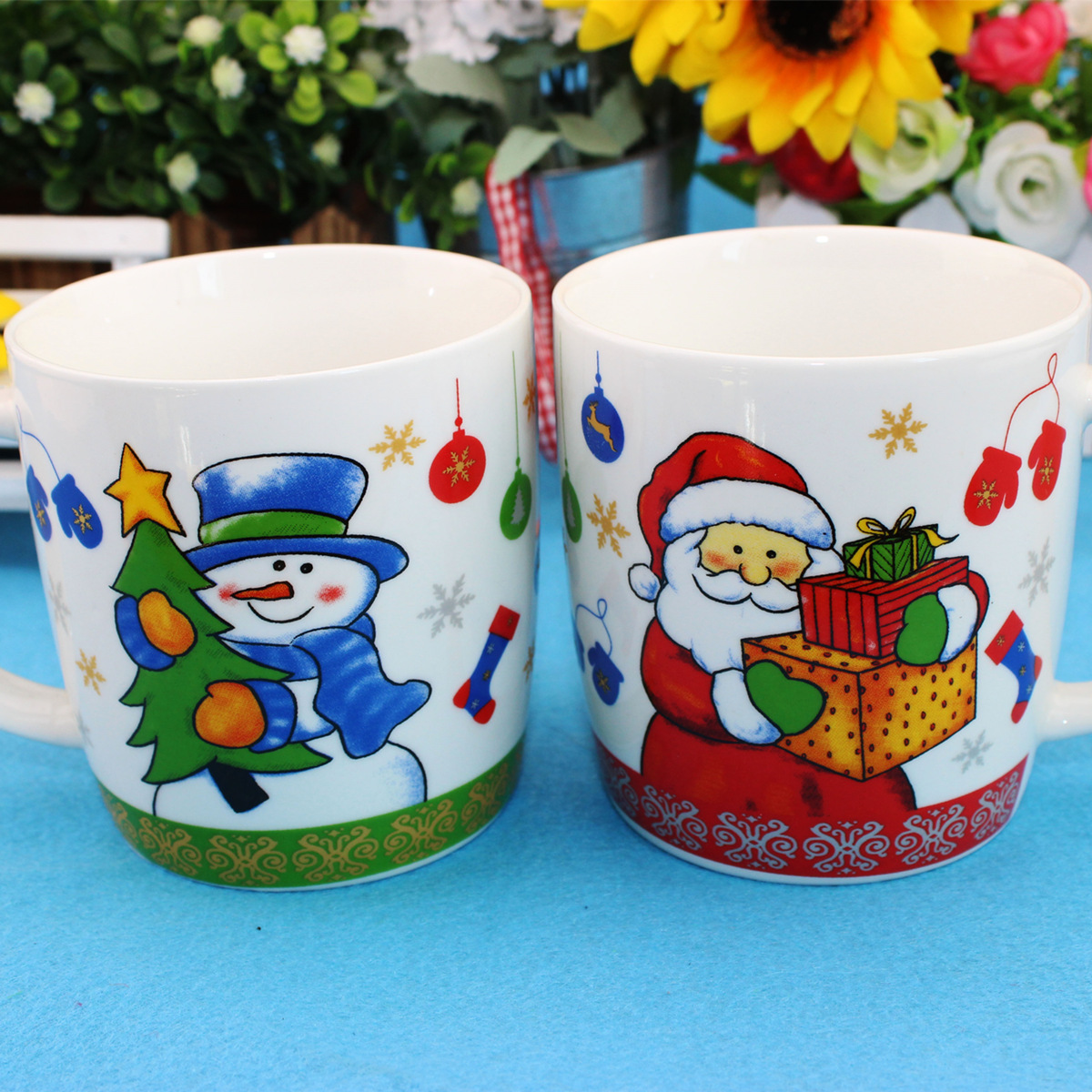 Santa Claus cartoon ceramic cups, creative hand-painted special daily necessities cups, cups and water cups Application Scenario