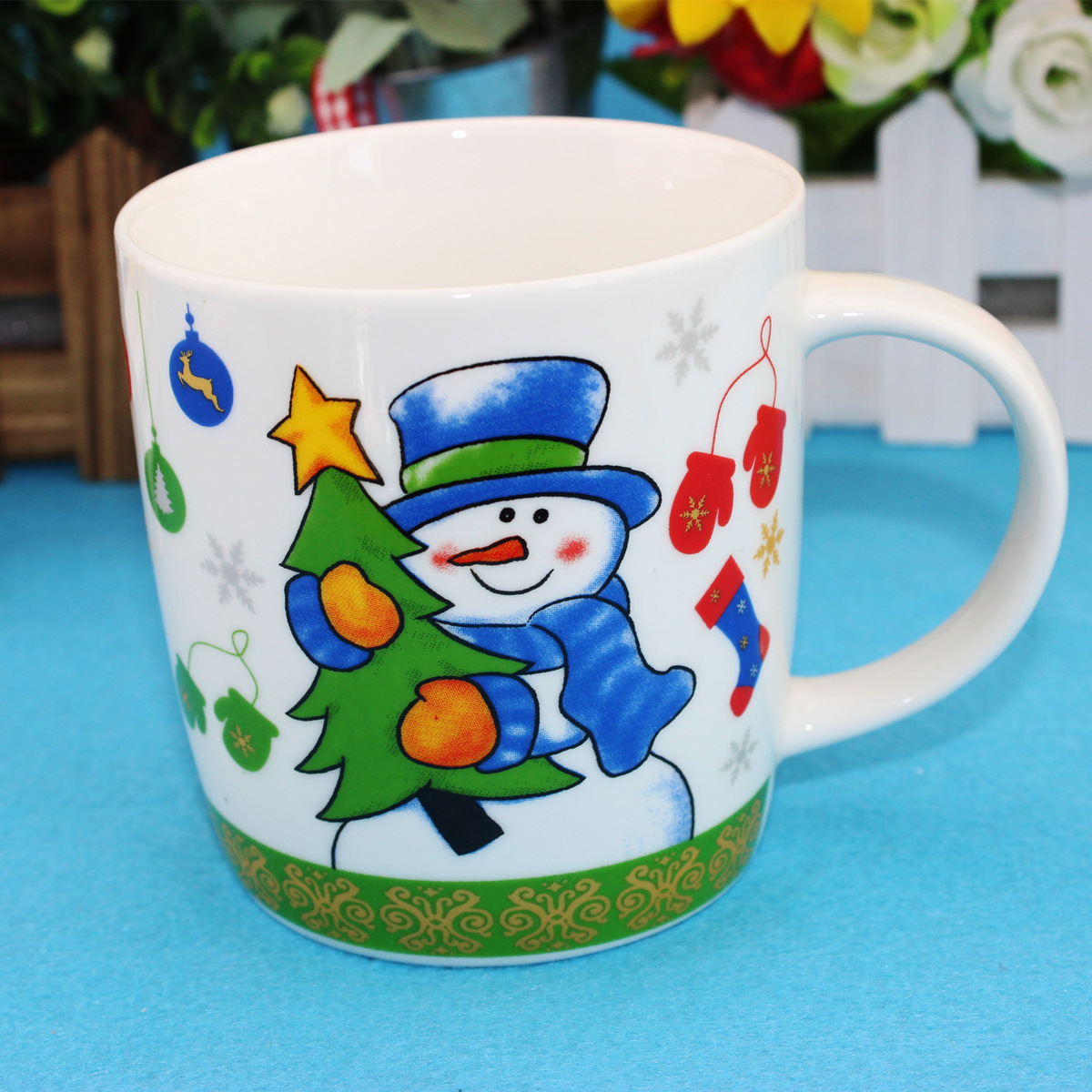 Santa Claus cartoon ceramic cups, creative hand-painted special daily necessities cups, cups and water cups details Picture
