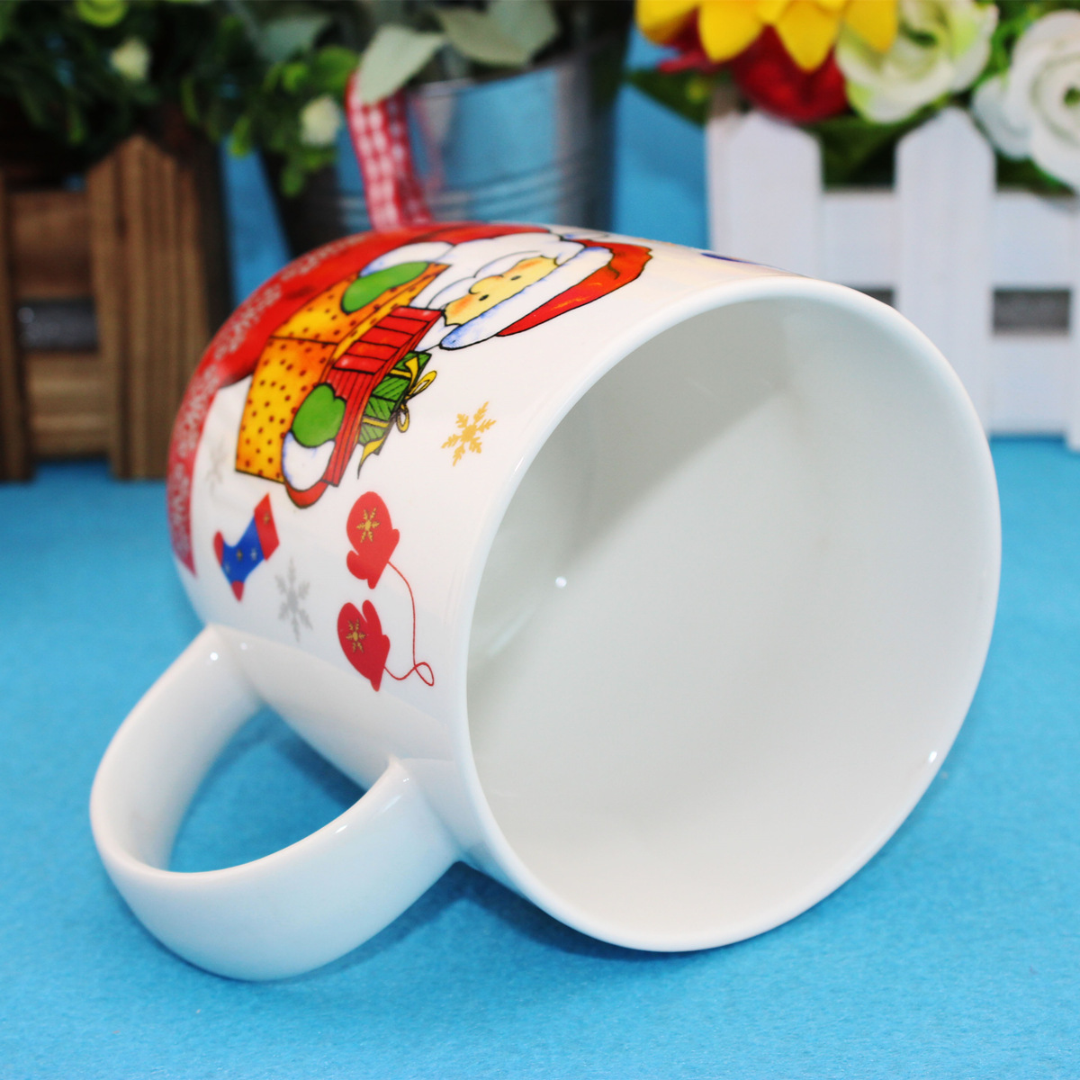 Santa Claus cartoon ceramic cups, creative hand-painted special daily necessities cups, cups and water cups Specification image