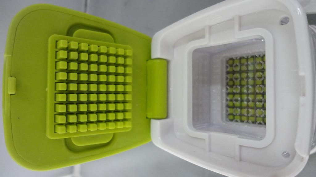 Factory direct sales of two-sided press garlic slicers Application Scenario