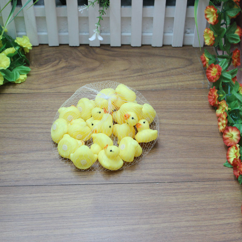 今晟新款小鸭卡通婴儿玩具一袋20个批发 可以射水 鸭子叫声