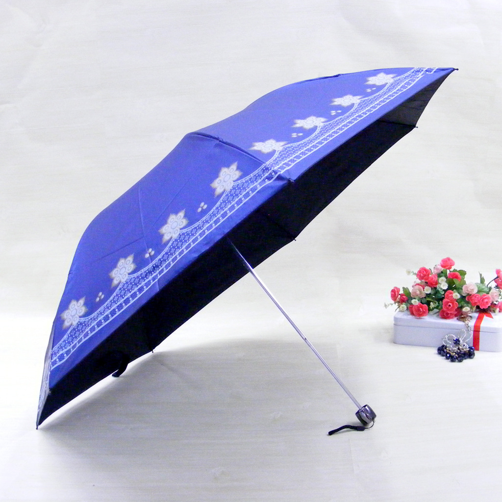 High-quality three-fold black vinyl sun-protective pencil umbrellas, UV-blocking sunshades, street stall supply, wholesale in stock