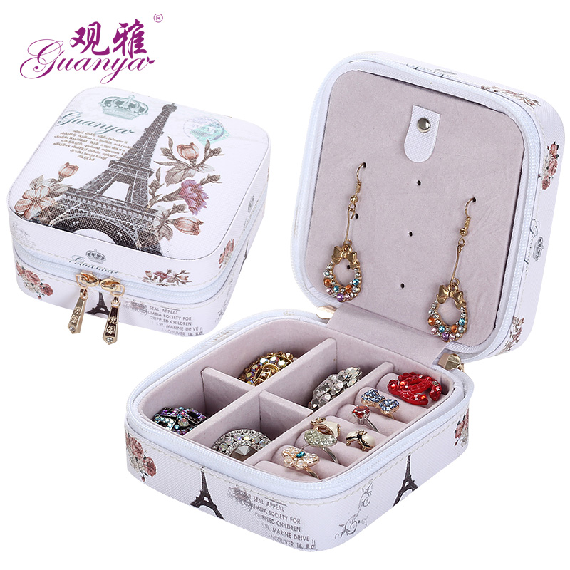 The new embossed jewelry box from Guanyan is compact and portable. It is a double-layered jewelry box