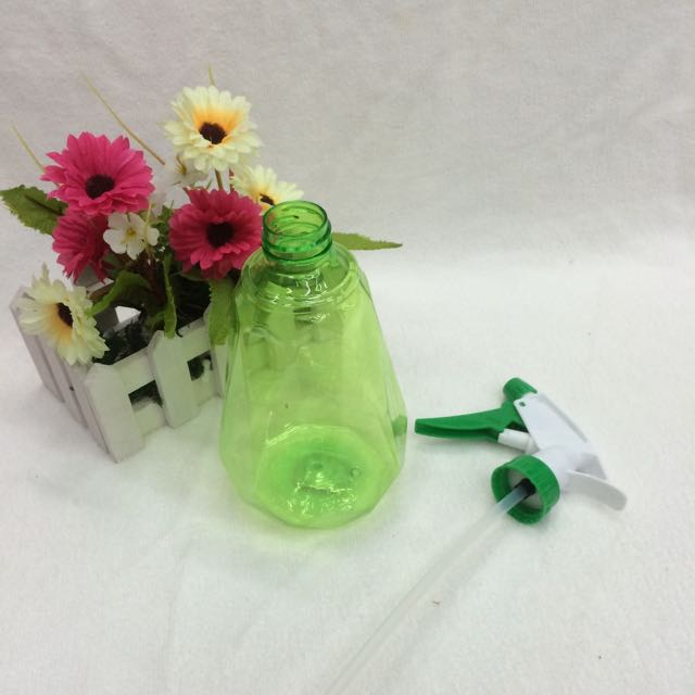 Watering can Garden watering can sprayer Plastic watering can 580Ml
