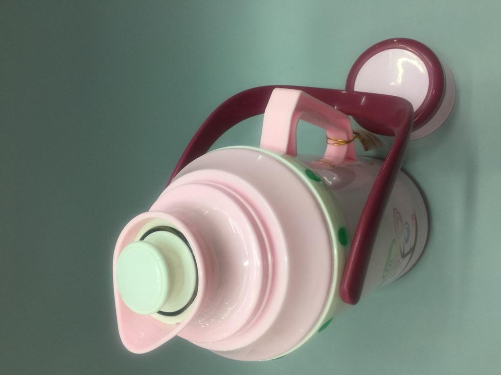 Household old-fashioned glass-lined thermos flask, hot office water bottle, thermos flask, thermos water bottle, warm water bottle Application Scenario
