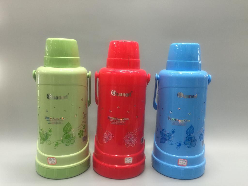 The old-fashioned household thermos and insulated cup have a plastic shell and a glass inner liner