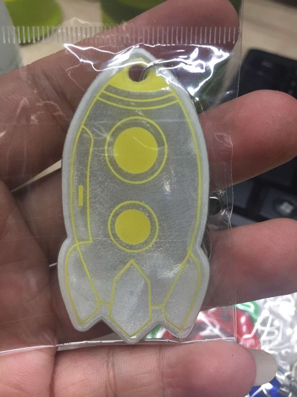 反光钥匙挂扣细节图