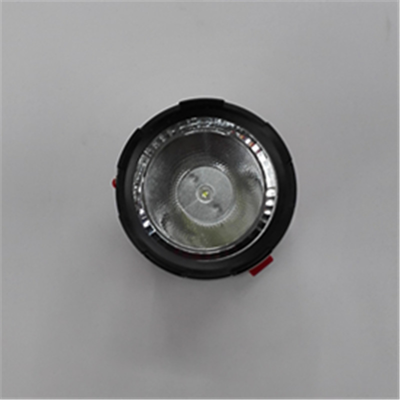 美国大兵马灯LED太阳能充电露营灯 户外帐篷应急伸缩野营灯产品图