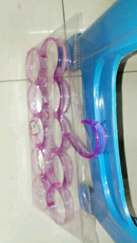 10-Hole. 15-Hole Porous Plastic Multi-Functional Scarf Rack details Picture