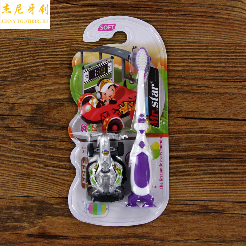 Clean And Protect Teeth Children's Toothbrush Cartoon Handle Send Car W-03E Application Scenario