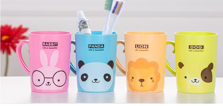 A plastic toothbrush cup is used for the handles