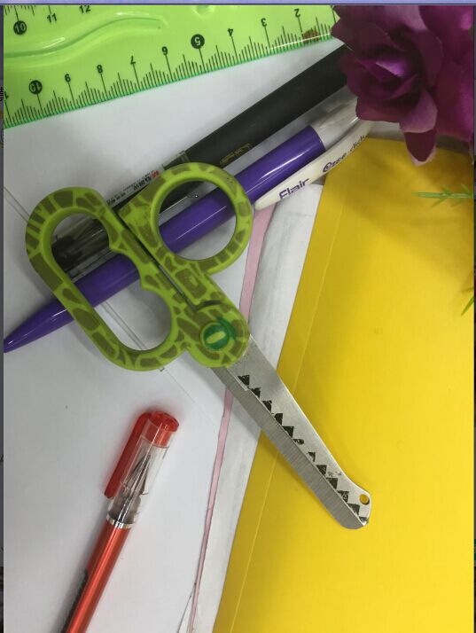 Penghao Scissors, children's color cartoon scissors, student scissors, Safety scissors, graphic design paper-cutting scissors details Picture
