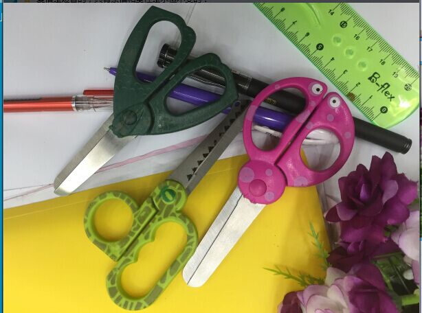 Penghao Scissors, children's color cartoon scissors, student scissors, Safety scissors, graphic design paper-cutting scissors Specification image
