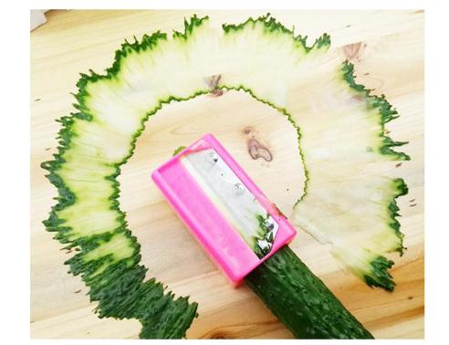 Cucumber slicer Cucumber beauty container Pencil sharpener slicer mask