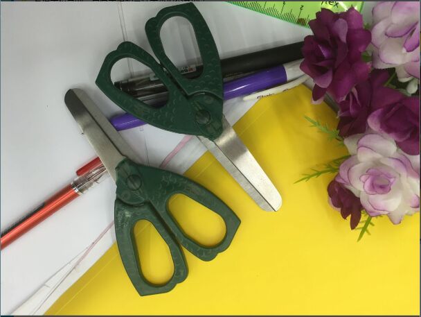 鹏豪儿童彩色卡通剪刀学生剪刀安全剪美工剪纸剪刀