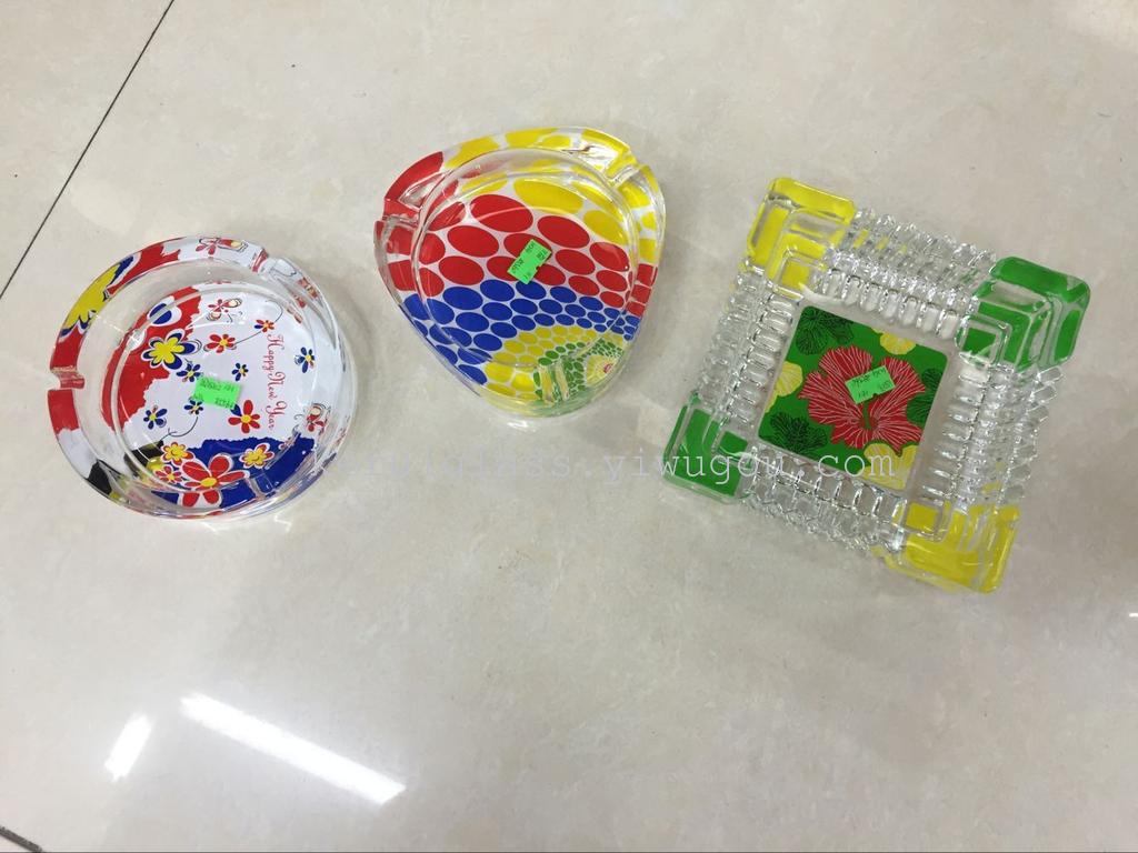 家用烟灰缸实物图