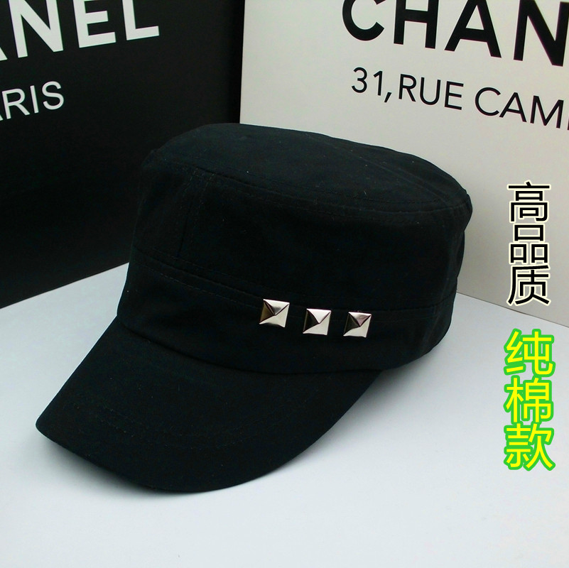 Korean Version Of Three-Riveted Cotton Photography Hat Casual Flat Army Hat For Men And Women Outdoor Shade Hat Application Scenario