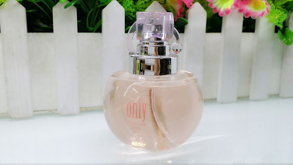 香水产品图