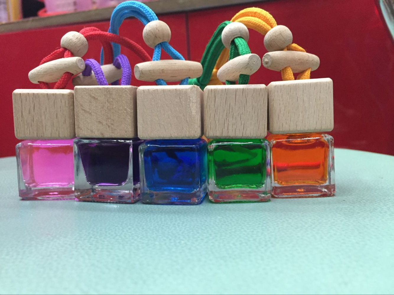 Car perfume seat, car glass crystal gourd, car hanging perfume, car hanging accessories, car decoration factory Application Scenario