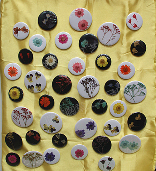 厂家供应马口铁胸章 干花胸章 个性时尚马口铁徽章批发