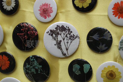 厂家供应马口铁胸章 干花胸章 个性时尚马口铁徽章批发细节图