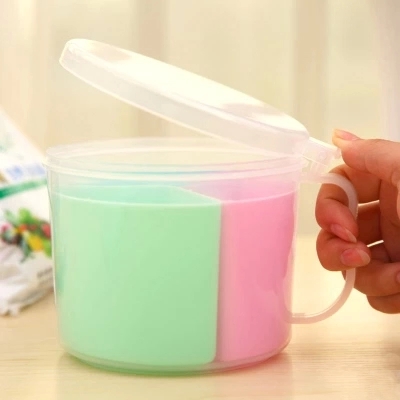 多用途调味盒带小勺子 圆形塑料胡椒盐罐三格调味瓶